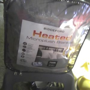 Twin heated blanket